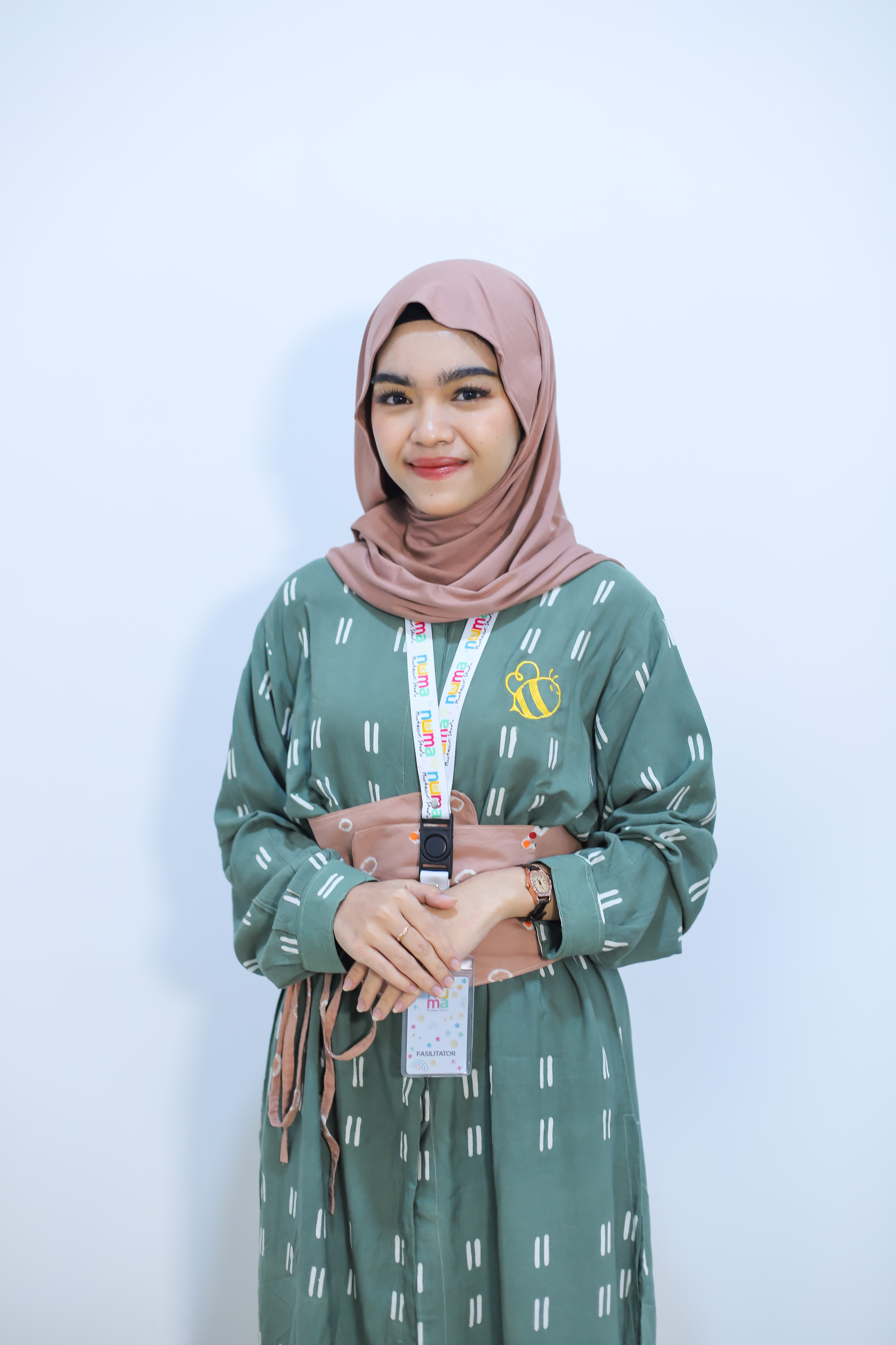 Nadia Firdaus, S.Hut.
